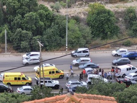 3 إصابات إحداها خطيرة بحادث طرق قرب مفرق أم الفحم